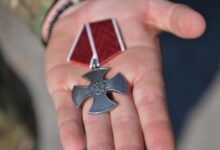 Photo of Орден для Колючего: как доброволец спас танкиста, ставшего Героем России